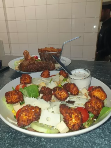 Restaurant pour manger une salade Caesar à Narbonne, Narbonne, Le Bouchon Gourmand